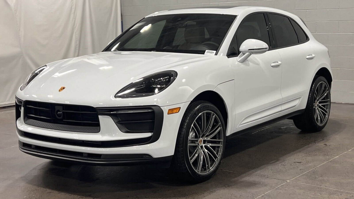 Porsche Macan EV